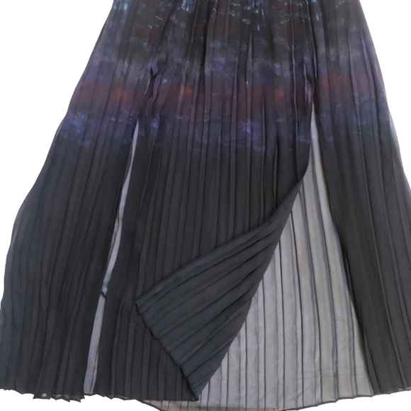 Silence & Noise Pleated Corset Maxi Dress 12 Days of Dresses Size XS - Picture 3 of 12